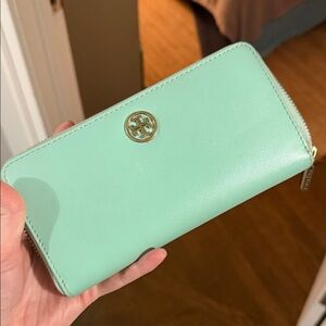 Tory Burch Light Green Zip Wallet (Turquoise)